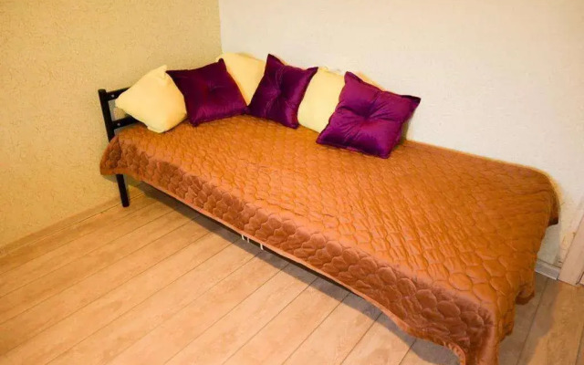 Na Ulitse Stepana Kuvykina, 8 Flat