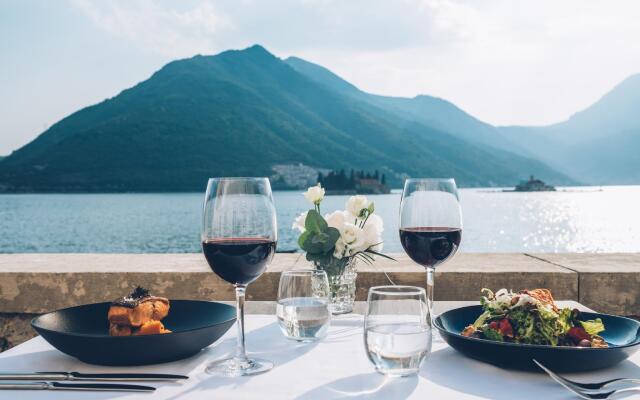 Heritage Grand Perast