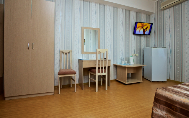 Kristall Uyut Hotel