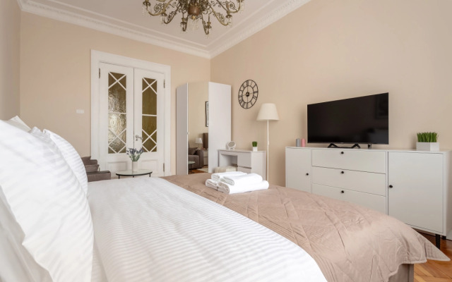 Apartments Uluchshennye S Dvumya Spalnyami