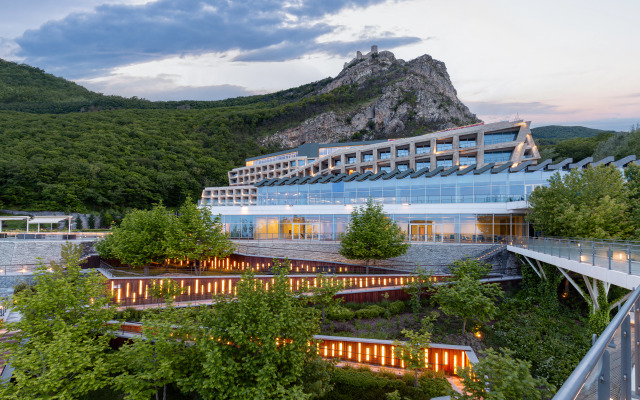 Qalaalti Hotel & Sanatorium