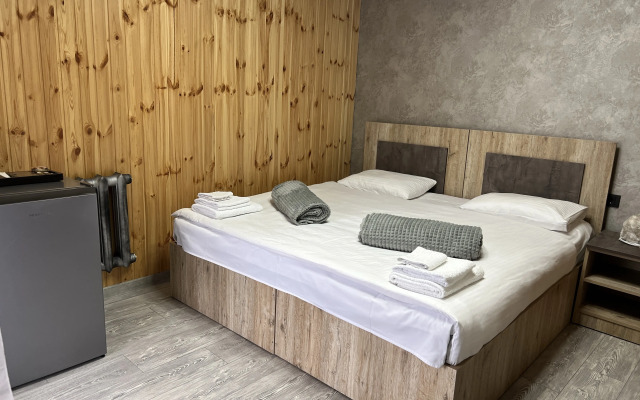 Sky House Yeghegis by Arkouda Hotel