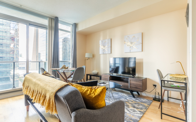 GLOBALSTAY Maple Leaf Square Apart-hotel
