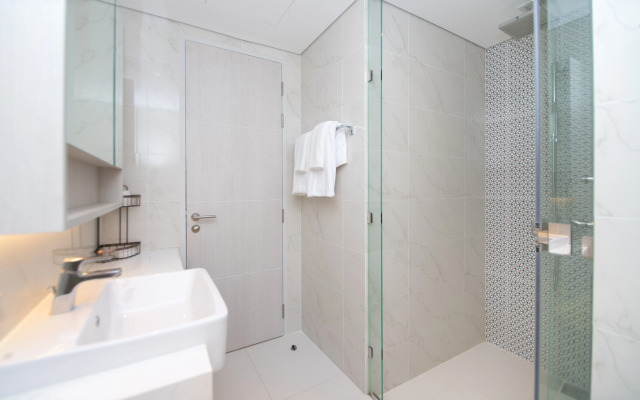 Апартаменты Три спальни с видом на море и озеро