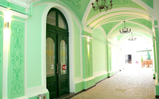 Vintazh Hotel