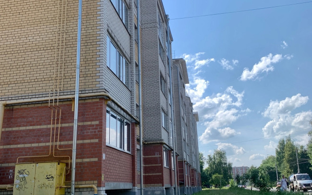 Апартаменты 2-комнатные с закрытой территорией на Захарова 26