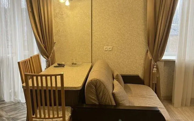 Na Ulitse Internatsionalnaya, 35 Flat