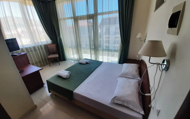 Manopolis Guest house