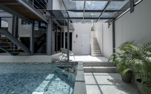 Modern Luxury Loft Riverhouse Villa