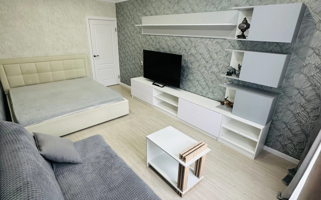In the Center Flat