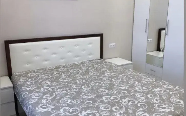 2-kh Komnatnaya V Novom Zhk Surikova Flat