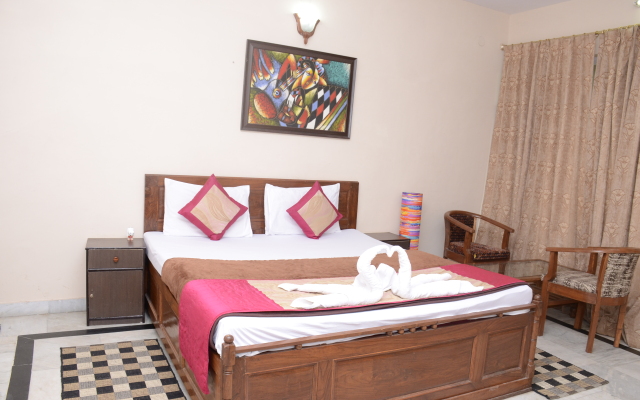 Lake Retreat Bhimtal Guest House
