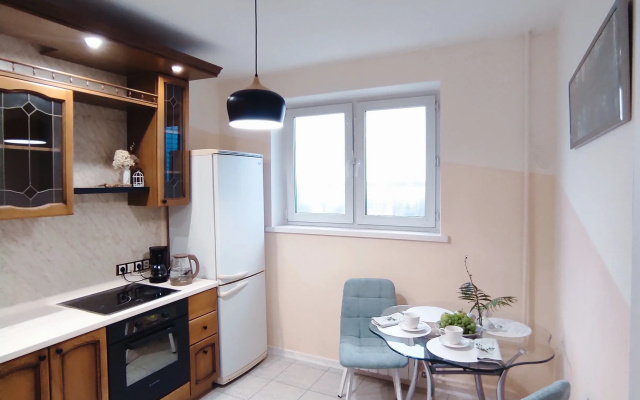 Apartamenty Prostornaa Dvuh Komnatnaa Kvartira s Parkovkoj vo dvore