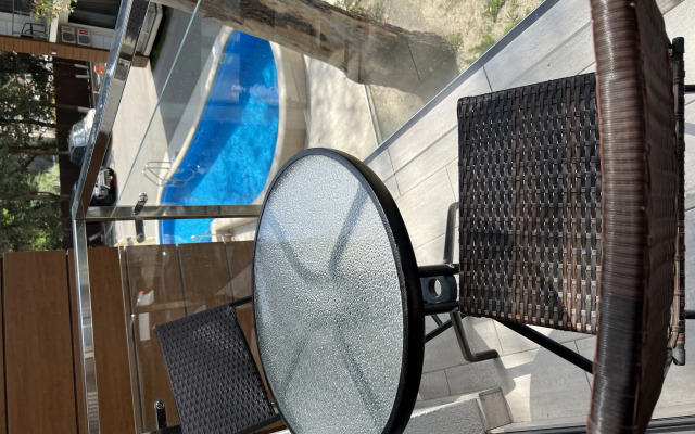 S Vidom Na Basseyn Apartments