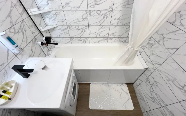 Uyutnaya I Svetlaya U Metro Flat