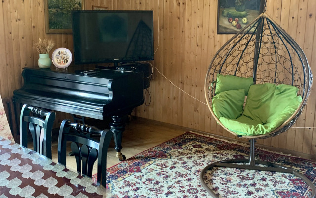 S Otdelnym Vkhodom I Zaezdom Private house