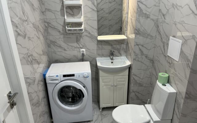 270 Suvorova 27k1 Apartments