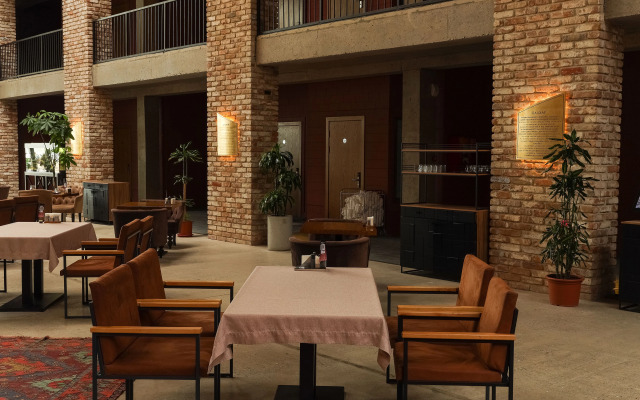 Alleya Resort Hotel
