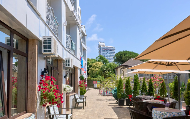 Hotel Ambassador