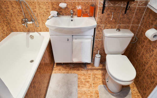 Dlya 4kh S Parkovkoy Vo Dvore Apartments
