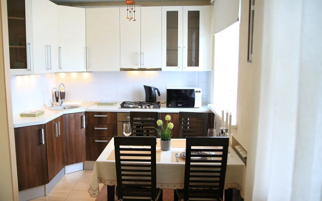 Квартира Уютная Двухкoмнaтная c Прекраcным Видом из Окна