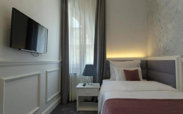 Отель Public House