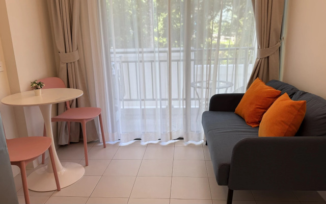 Sovremennaya Ryadom s Plyazhem Kamala Flat