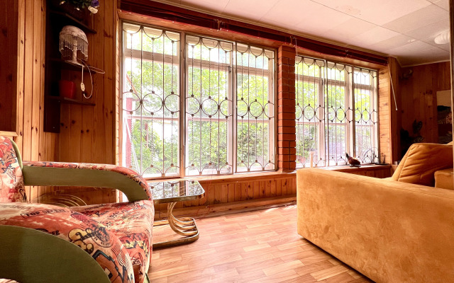 U Morya Na Yejskoy Kose Private House