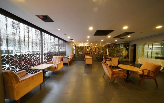 Отель All Seasons