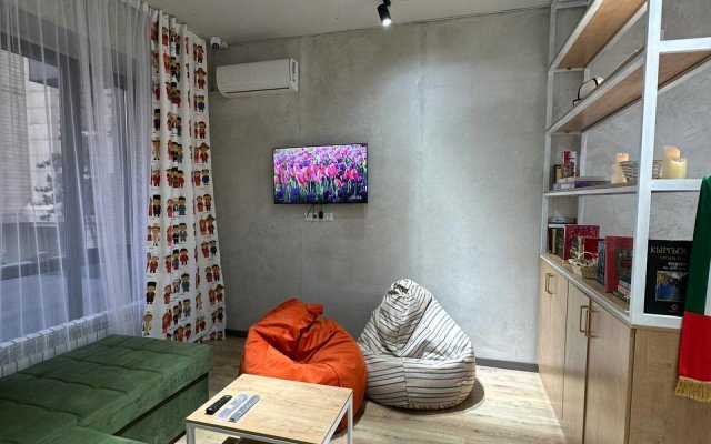 Хостел izzzi hostel Bishkek