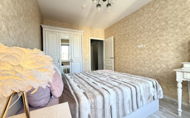 Апартаменты Шикарные трёхкомнатные в центре города вблизи Мамаева Кургана