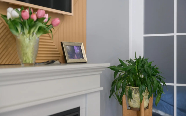 Uyutnaya s dizaynerskim remontom Flat