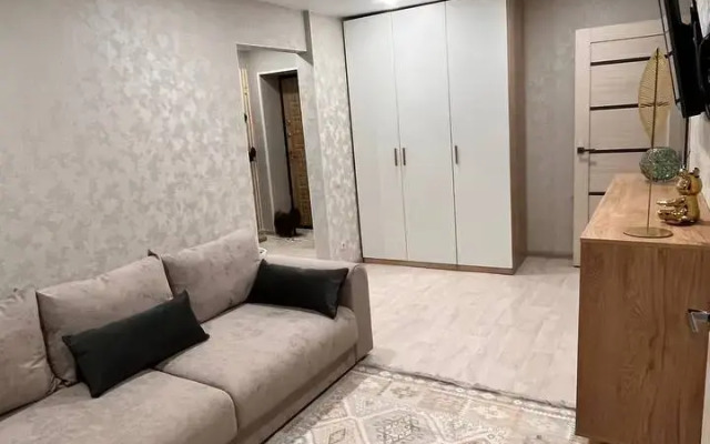 Krasivaya Trekhkomnatnaya V Tsentre Permi Flat
