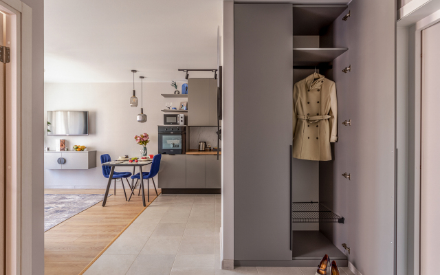 evro-2 u m. Lesnaya Apartments