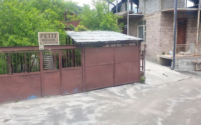 Petit Dilijan Guest House