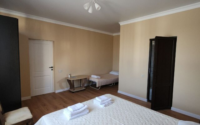Liana Guesthouse