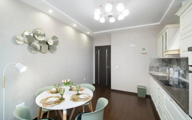 Bolshoy Razdelny Lyuks V Tsentre Flat