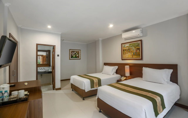 Отель Adi Dharma Hotel Legian
