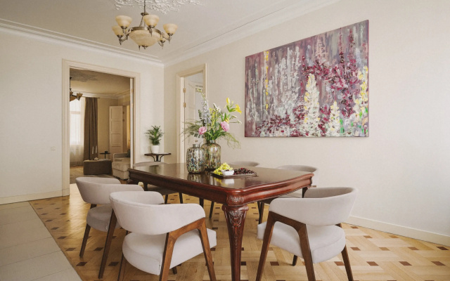 Апартаменты Minin Apartments у Эрмитажа 130 кв.м.