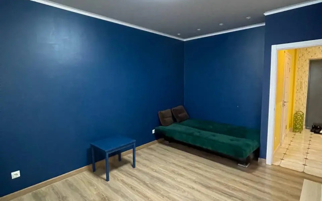 Svoi Lyudi Flat