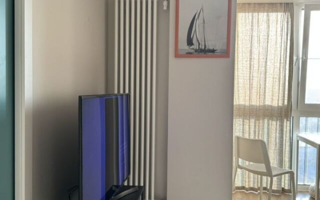 Na Ulitse Malaya Pirogovskaya 27 K1 Flat