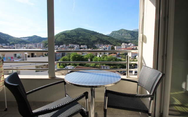 Studio Apartment in the Centre of Budva Flat