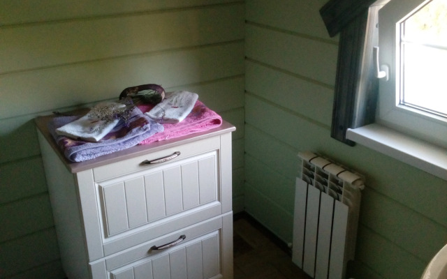 S Dvumya Apartamentami Chalet