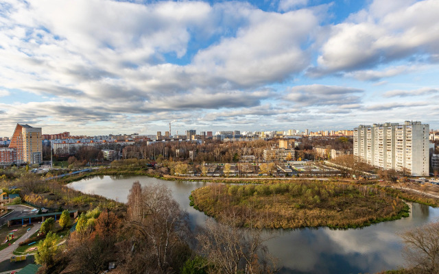 Dizaynerskaya Studiya Na Beregu Reki Flat