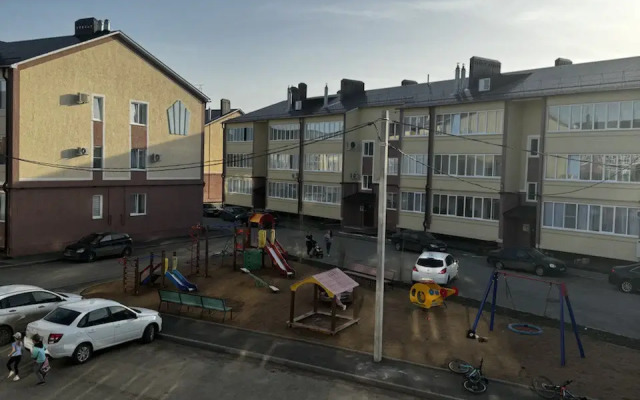 Tsena Poraduet, Kachestvo Udivit Flat