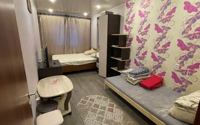 Апартаменты 2-х комнатная на 50 лет Октября 9