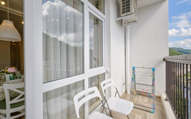 Svetlaya Kvartira Na Gaydara Flat