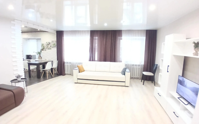 Apartamenty 2h k. na Galkinskaa 107 u Vokzala