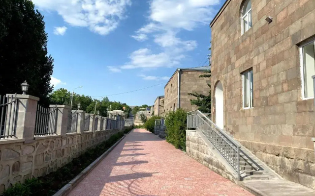 Basen Hotel