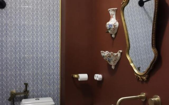 Апартаменты Фарфор и соловей Loft-усадьба на Черниговской